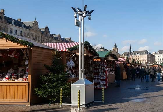 MSB-Compact-at-Christmas-market